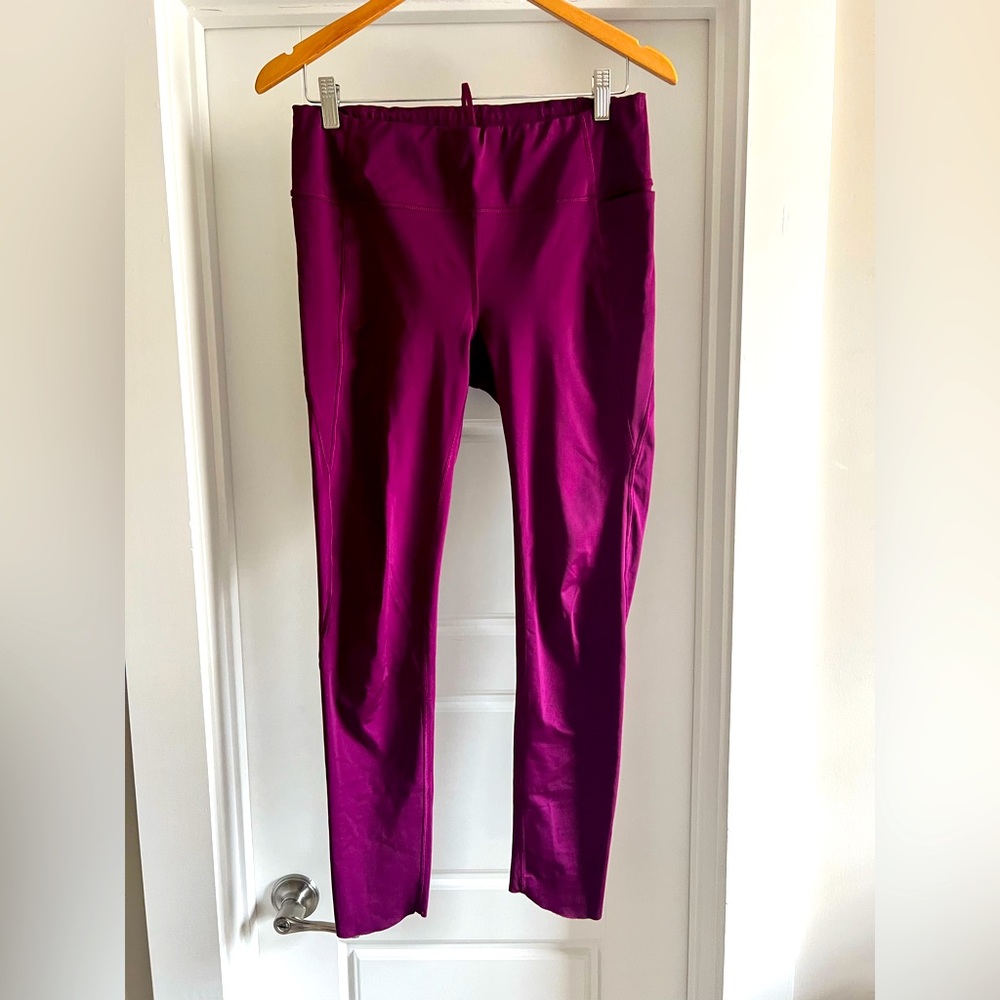 Athleta tall 7/8 cropped pocket leggings